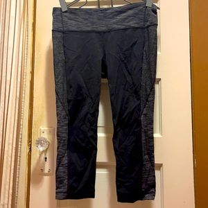 Athleta salutation capris